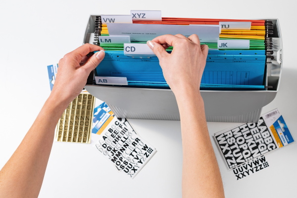 [Translate to English:] Abbildung: Home Office Ausstattung am Arbeitsplatz