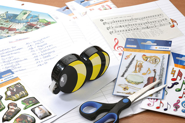 Glue bee when sticking stickers