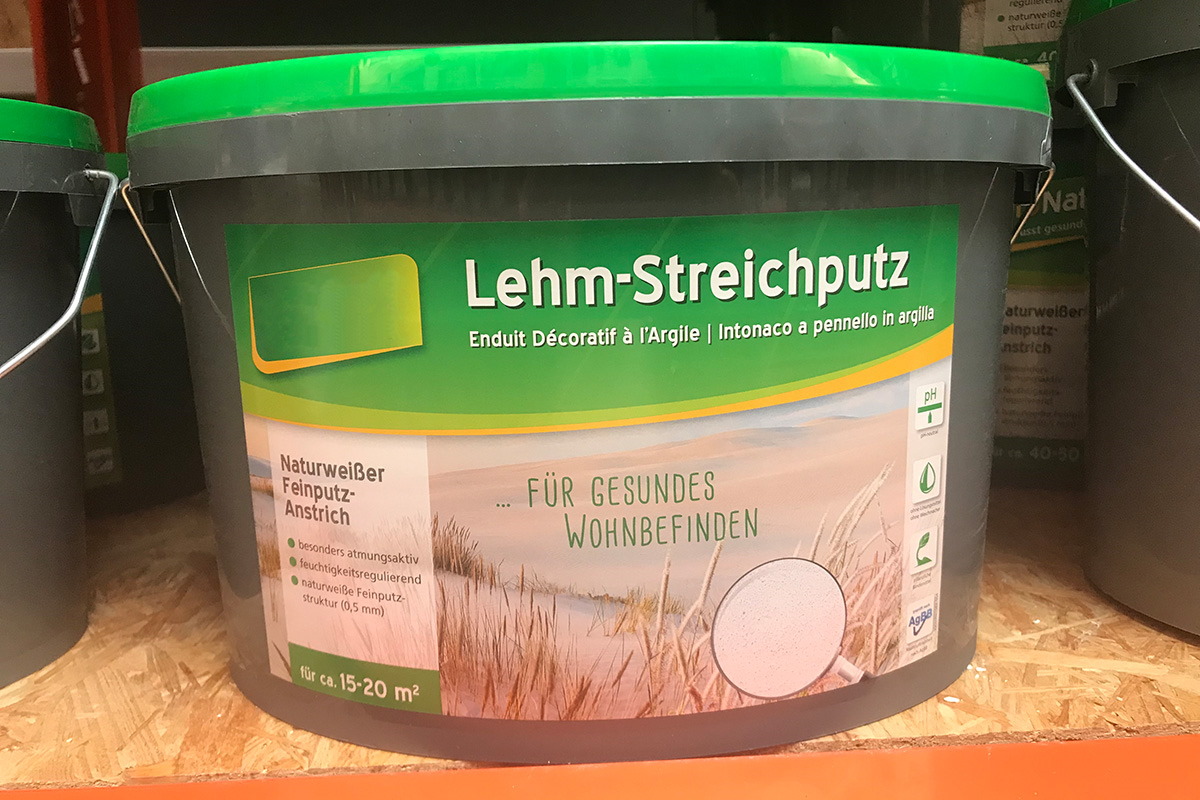Solutions for the construction materials sector: Digital printing label on paint buckets, design featuring clay plaster.