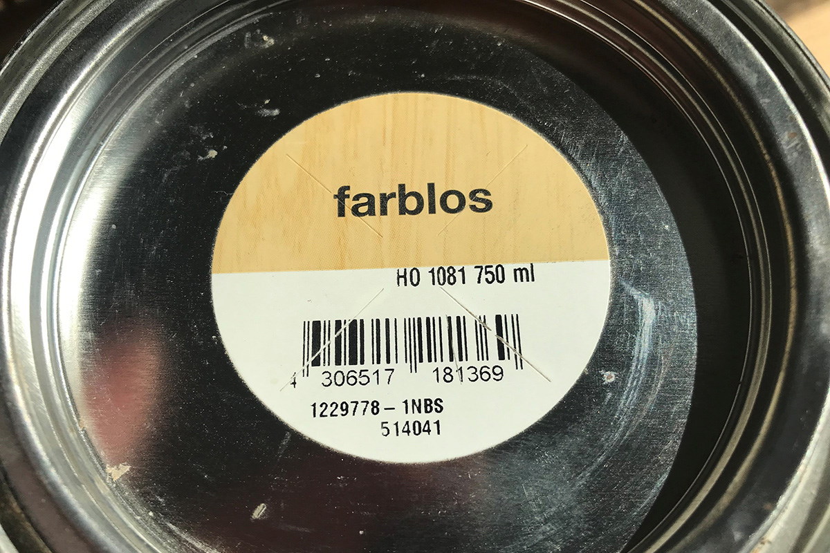 Solutions for the construction materials sector: Labels with printed wood color and subsequent thermal transfer printing on paint can lids.