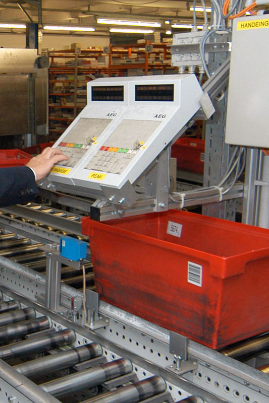 Removable book labels at KNV, in the computer area of the picking section.
