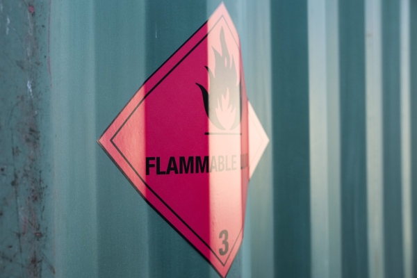 Hazardous material and dangerous goods labels: Placard on container