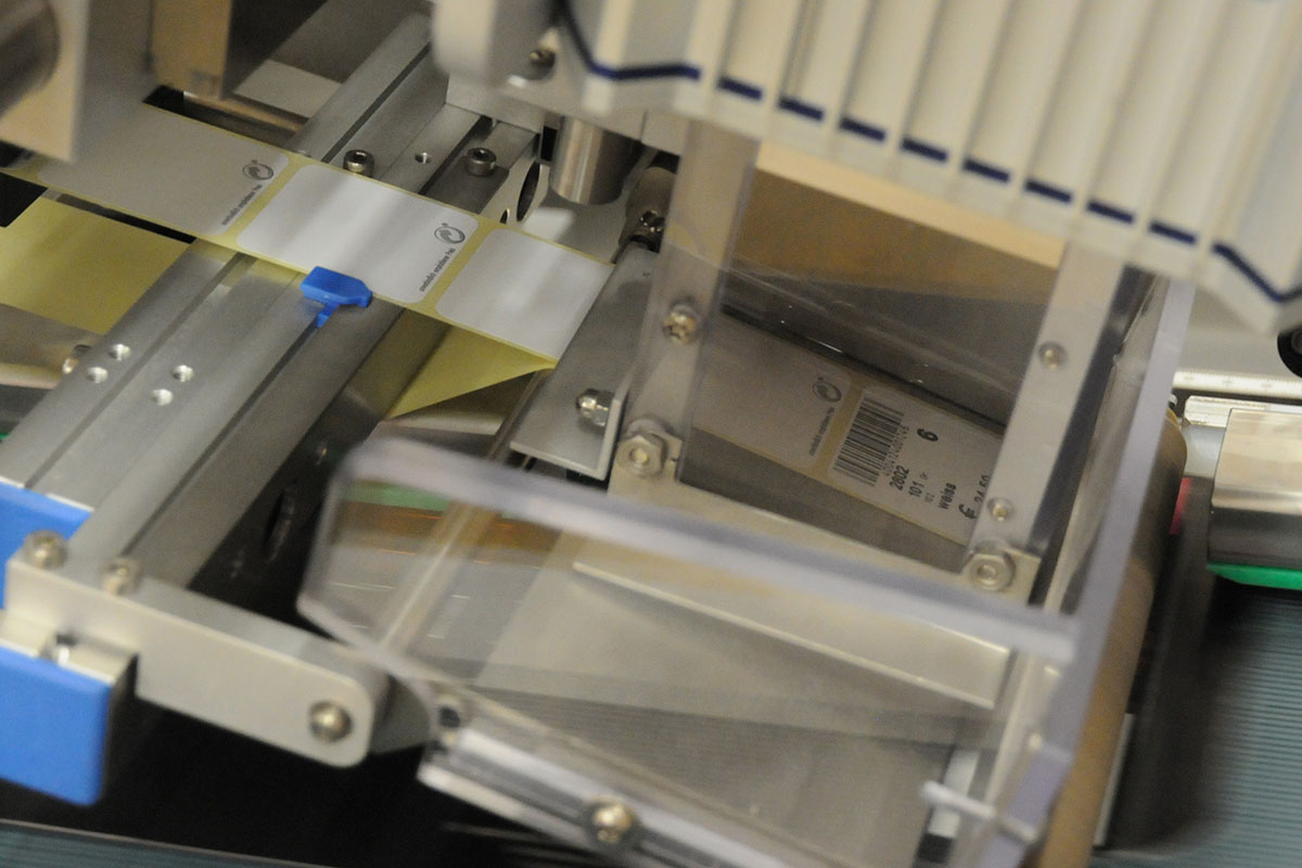 Laser-activatable labels: in the production process, detail printing unit with Mey label.