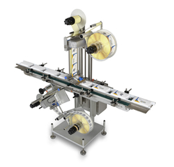 Labeling machine with two rolls for labels, conveyor belt, and sensors for automatic product labeling.