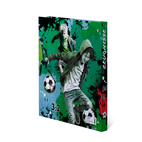 Two children are playing soccer; one is dribbling the ball while the other watches. The cover shows the scores 1:1 and 3:2.