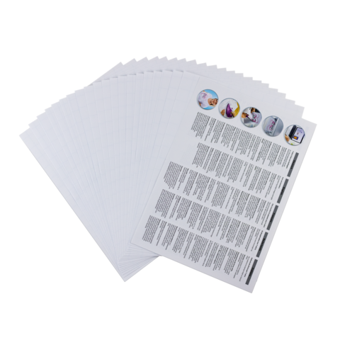 Ein Stapel von weißen Blättern, auf einem Blatt sind mehrere Textabschnitte und Bilder von verschiedenen Anwendungen abgebildet.