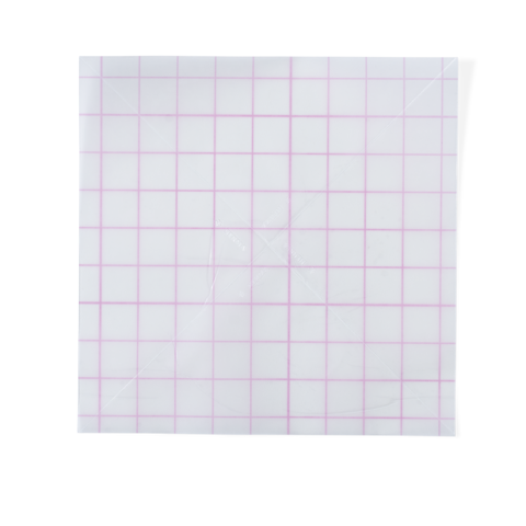 Ein quadratisches Blatt mit einem Raster aus rosa Linien, das in gleichmäßige Quadrate unterteilt ist.