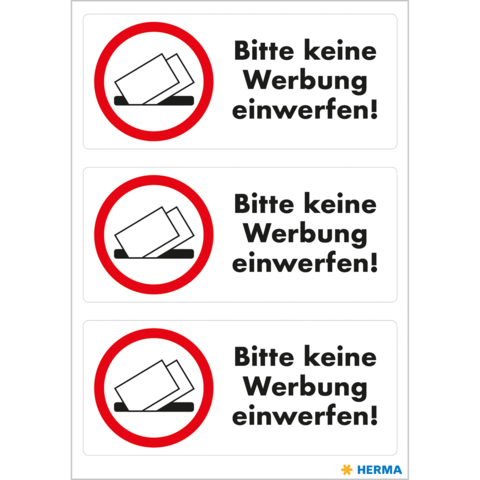 Drei Schilder mit dem Hinweis „Bitte keine Werbung einwerfen!“ und einem Symbol eines Briefkastens, um unerwünschte Werbung abzulehnen.