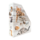 Ein Ordner mit Bildern von verschiedenen Katzen, darunter eine orangefarbene Katze, die durch eine Jalousie schaut, und eine graue Katze, die liegt.