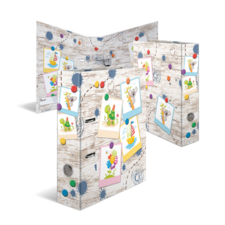 Bunte Ordner mit Illustrationen von Pflanzen, Booten und Tieren, dekoriert mit bunten Magneten und einem Holzdesign.