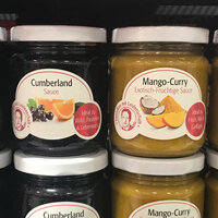 Order roll labels online in digital printing: glass labels for sauces, custom shapes, on the shelf.