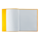 Offenes Buch mit leeren Seiten und einem gelben Einband. Die Seiten sind unbeschrieben und bereit für Notizen oder Zeichnungen.