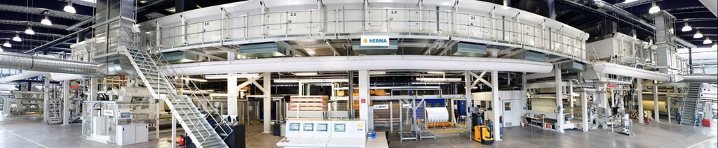 The translation of "Beschichtungsanlage" is "coating system" or "coating plant," depending on the context. If you have a specific context in mind, please provide more details for a more tailored translation.